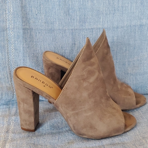 Taupe suede slide heel - Picture 2 of 3